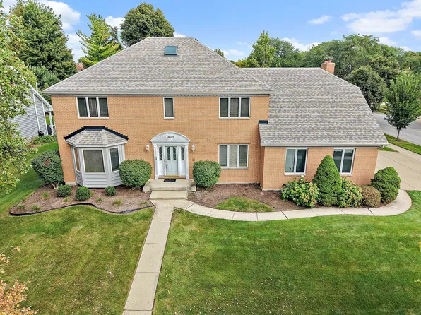 1600 Brentford Dr, Naperville, IL 60563