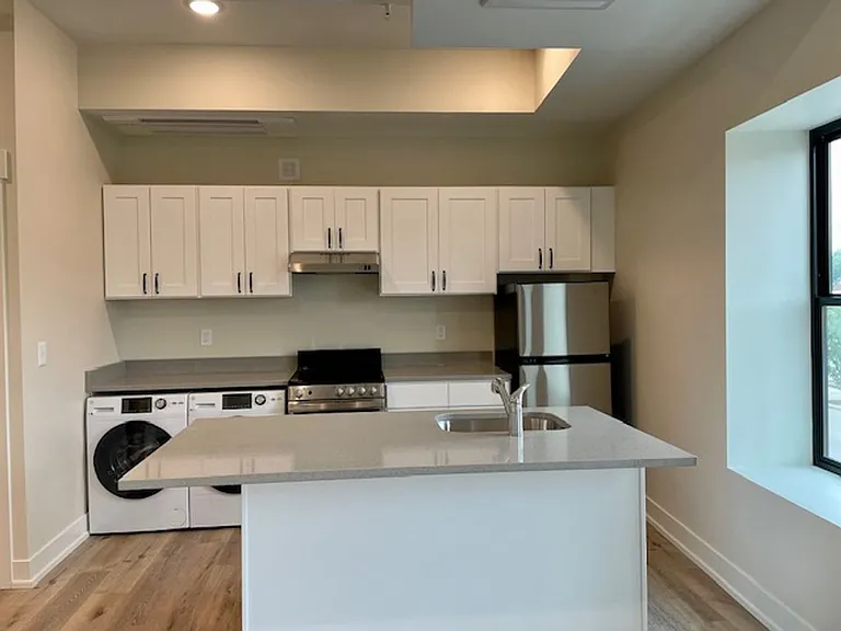 Beautiful Apartments West Grand Neighborhood — Photo 35
