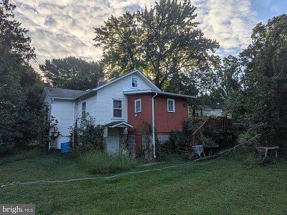 3rd image of 2400 Old Mountain Rd