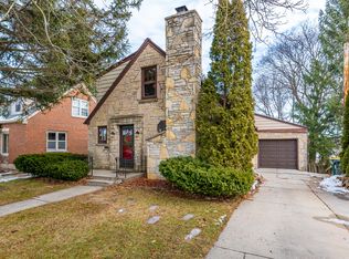 319 S 11th Ave, West Bend, WI 53095