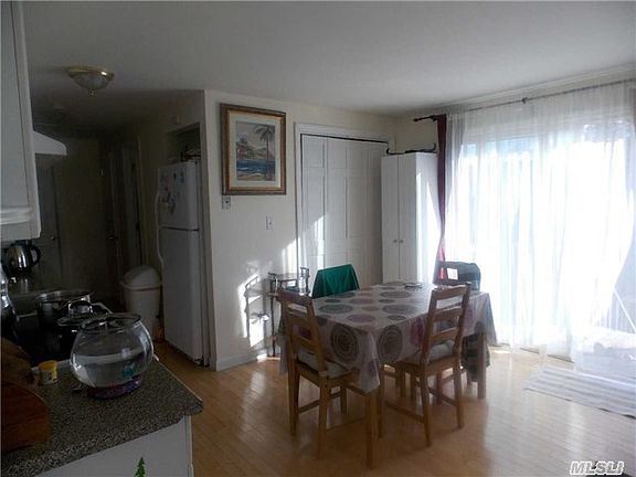 3rd image of 14 Baker Ln