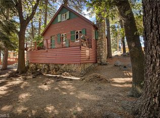 25040 Sunset Dr, Crestline, CA 92325