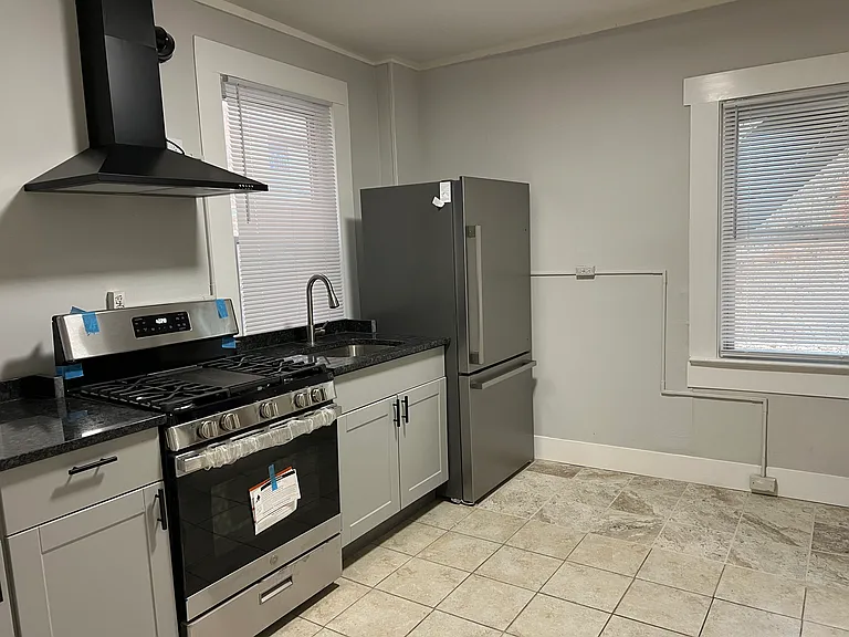 52 Gifford Ave #2 — Photo 3