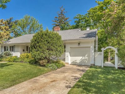 11 Tanglewood Ln, Freeport, NY, 11520