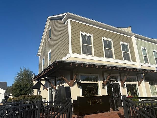 1st image of 115 Butterfield St