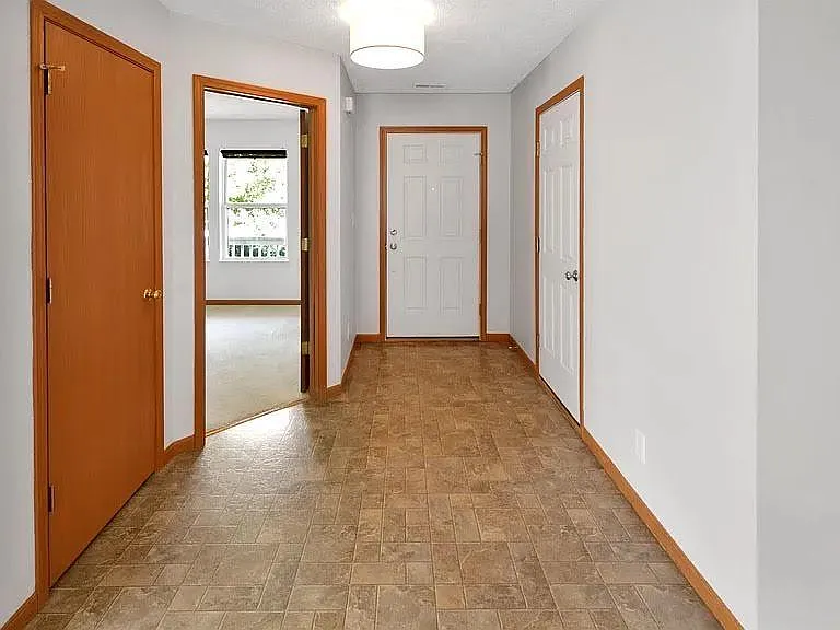 Building Photo - 2398 Maxwell Dr