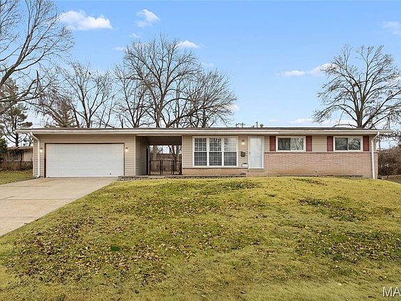 2nd image of 2370 Martin Dr