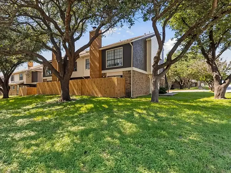 Ridgmar Townhomes 168 LLC — Photo 17