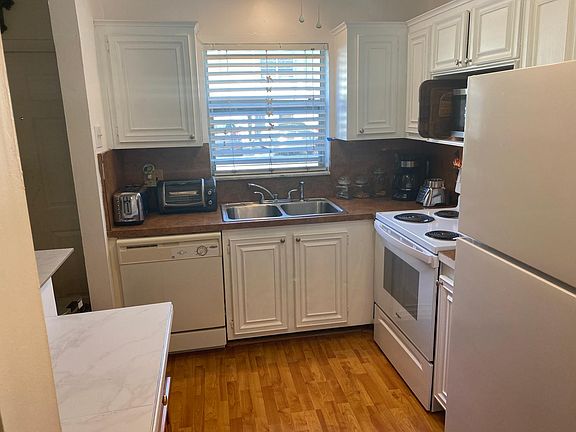 3rd image of 805 W Oakland Park Blvd #7