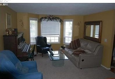 2nd image of 18601 SE 36th Cir