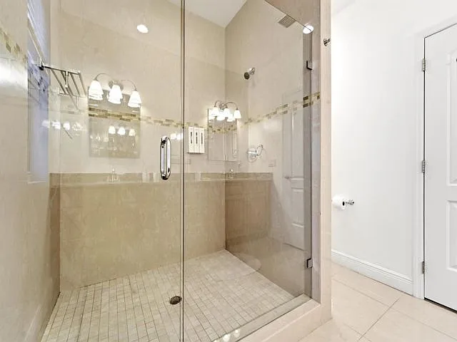 1141 NE 3rd Ave — Photo 3
