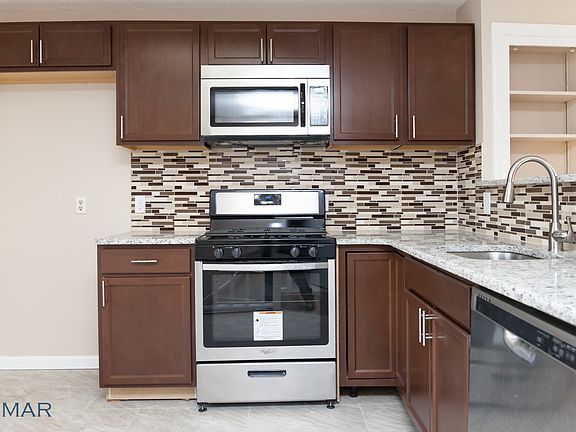 2nd image of 120 Lawrence St