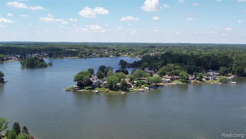 8461 Woodland Shore Dr, photo 21