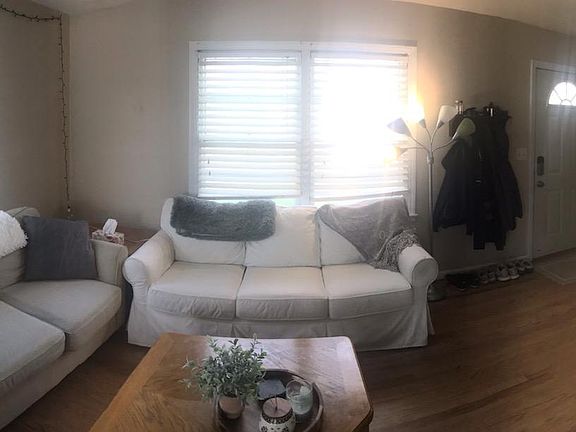 3rd image of 3512 Bell St #3512
