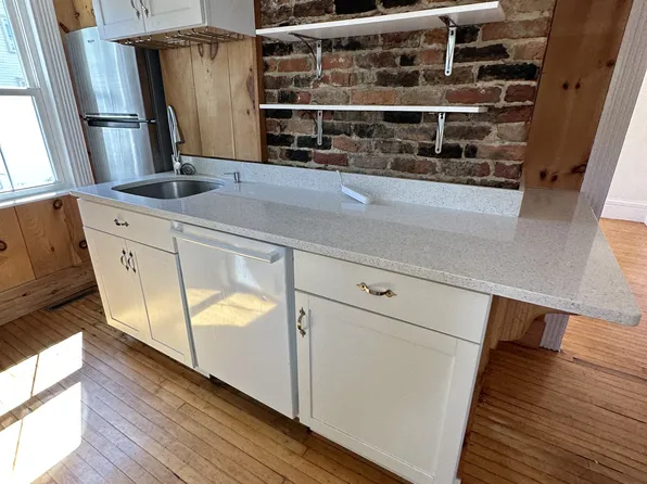 10 High St Unit 1, Exeter, NH 03833