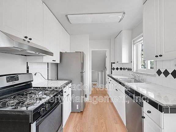 3rd image of 2853 N Glencoe St