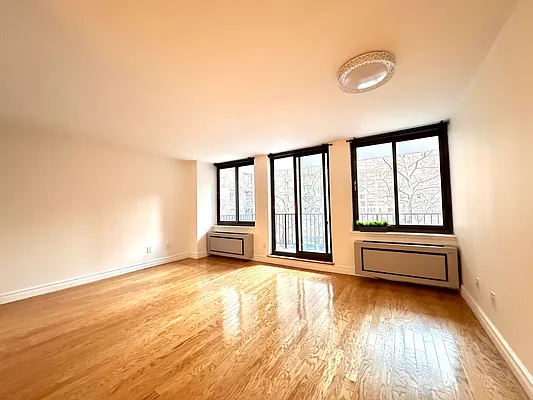 Rented by Oxford Property Group | media 17