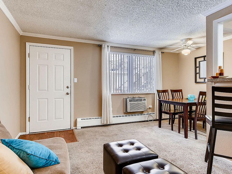 995 Humboldt St Denver CO-large-004-8-Living Room-1500x1000-72dpi