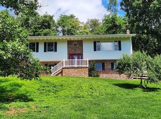 22 Wealthy Rd, Linden, VA 22642