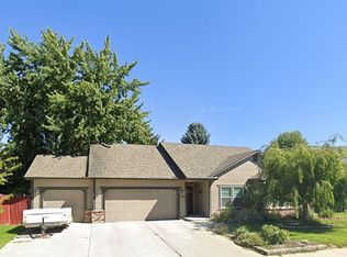 2086 W Santa Clara Dr, Meridian, ID 83642