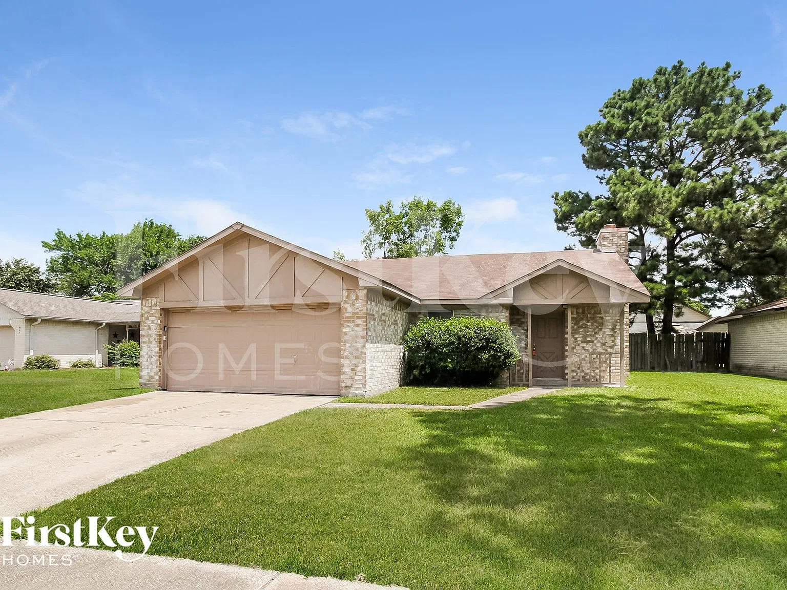 3 bed, 2.0 bath, 1202 sqft, $1,940 — Photo 2