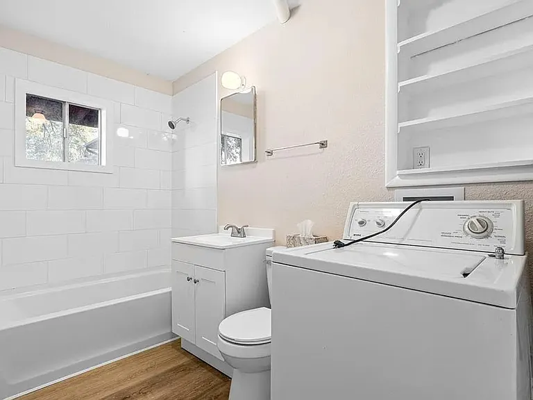 1404 Martin Ln #C — Photo 15