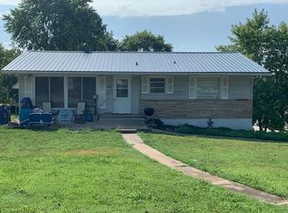 206 N Grand Ave, De Soto, MO 63020