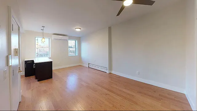 547 Clinton Street — Photo 3