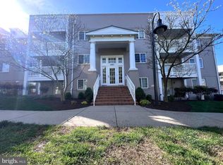 4081 S Four Mile Run Dr UNIT 401, Arlington, VA 22204