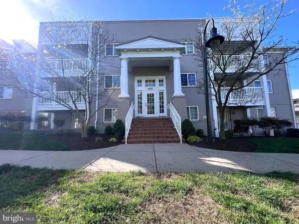 4081 S Four Mile Run Dr Unit 401, Arlington, VA 22204