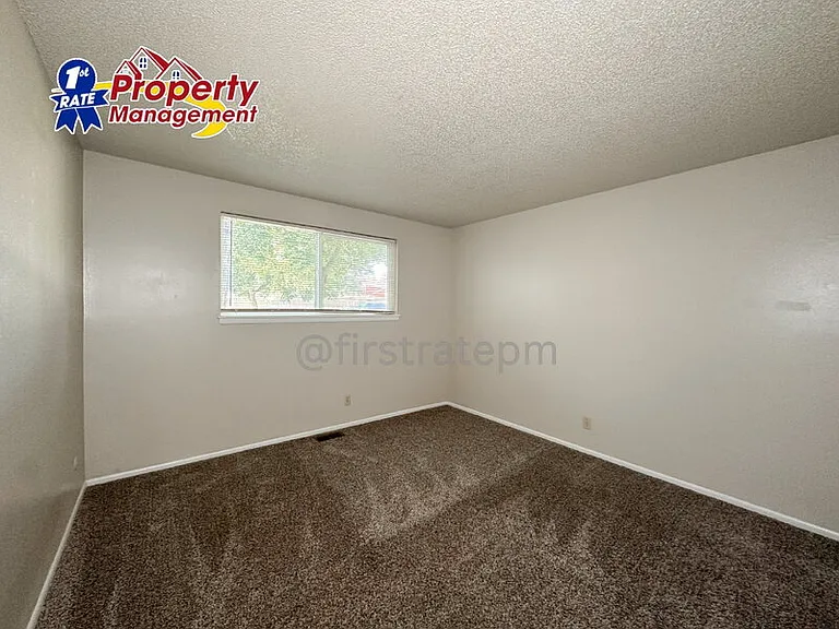 733 W Belmont St — Photo 18