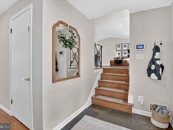 4th image of 9900 Fernwood Rd