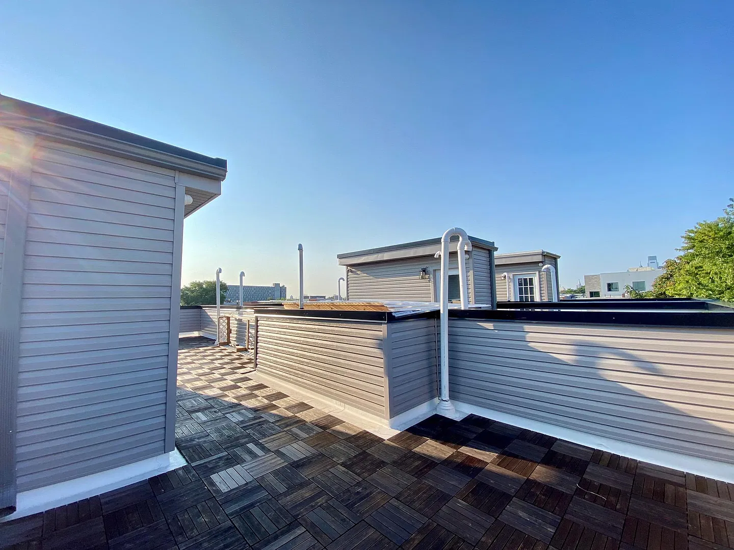 Brand-New 5 Bed/5.5 Bath House With Rooftop And Backyard. Utilities Included! — Photo 2