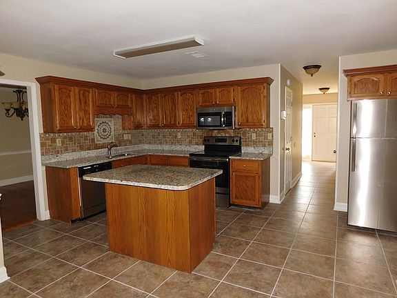 4th image of 7292 Creek Bend Dr