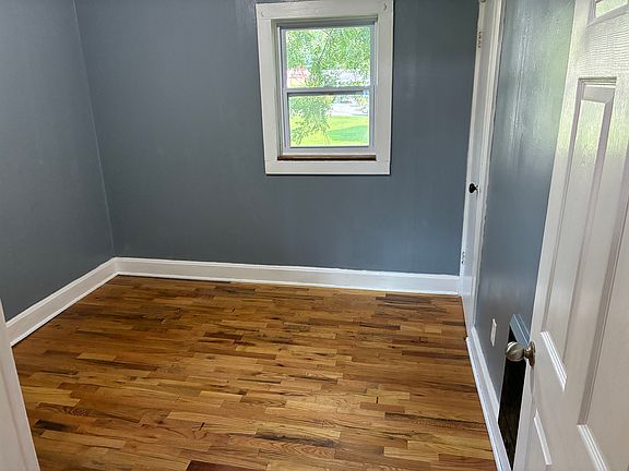 3rd image of 2318 1/2 Anderson St