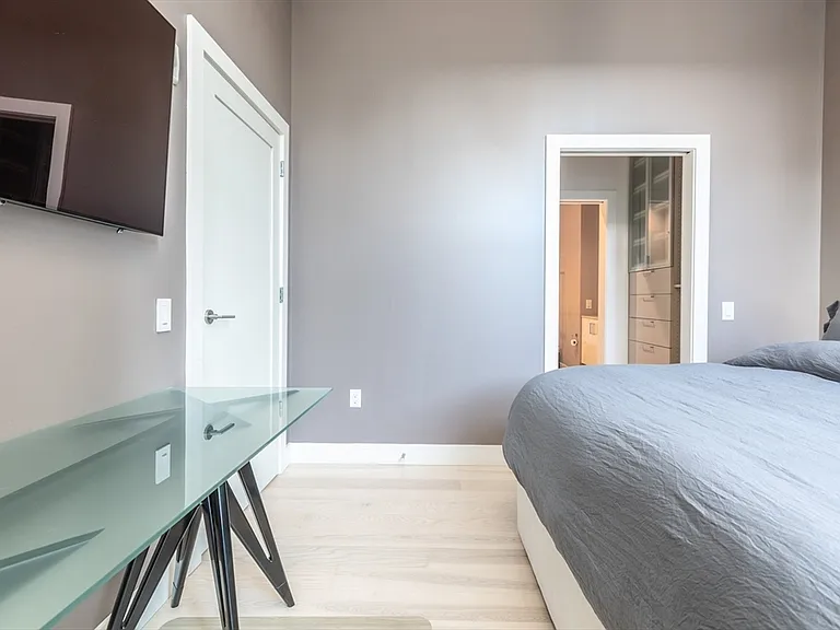 32 Traveler St #Penthouse 8 — Photo 17