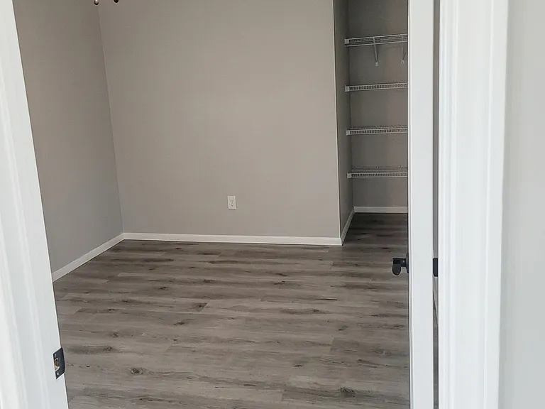 715 30th Pl — Photo 3