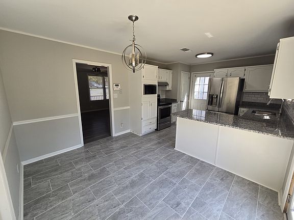 5th image of 1204 Mallard Dr