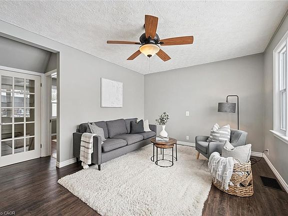 5th image of 106 Belmont Ave W