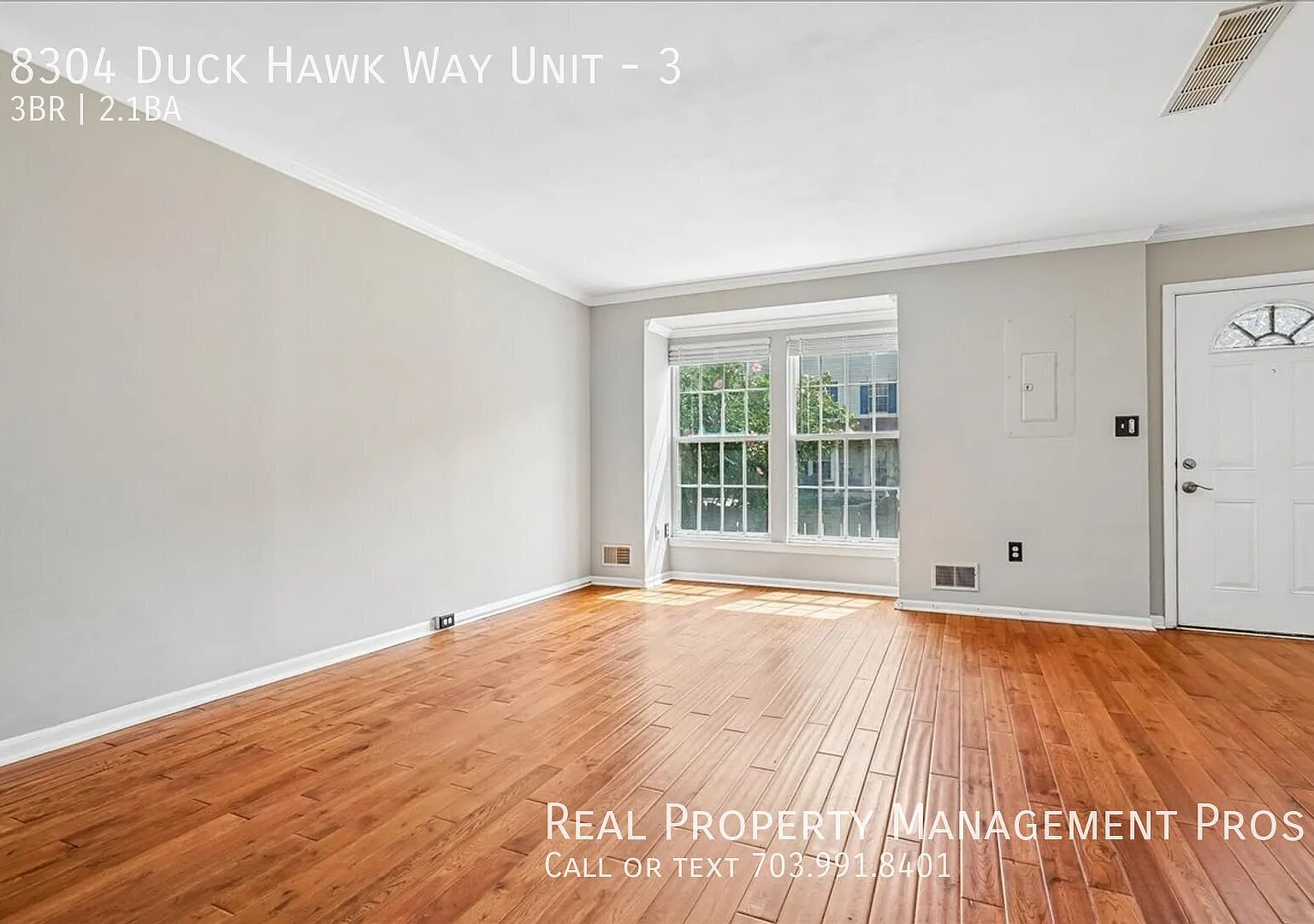 Gorgeous Townhouse- Great Amenities and Location! — Photo 4