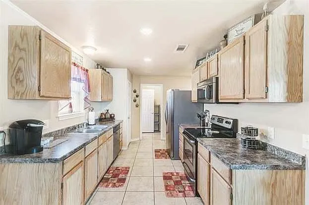 3152 Karen St — Photo 14