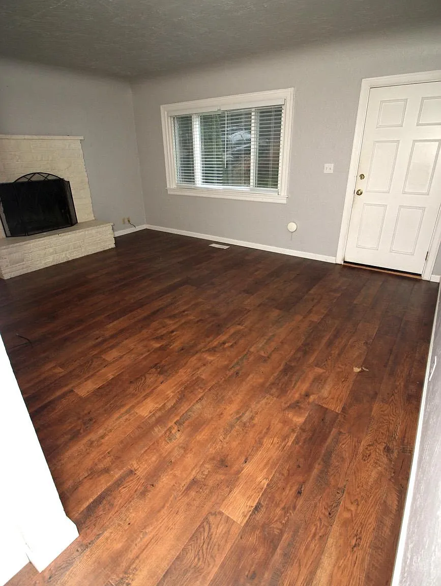 4 bed, 1310 sqft, $3,095 — Photo 3