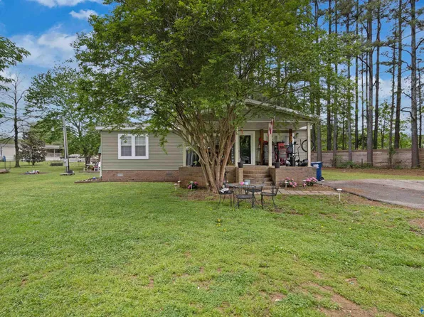 102 Samuel Cir, New Market, AL 35761