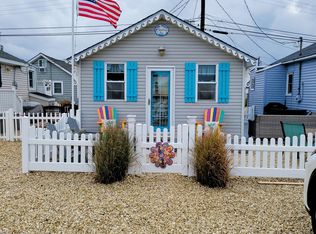 17 14th Ave, Seaside Park, NJ 08752