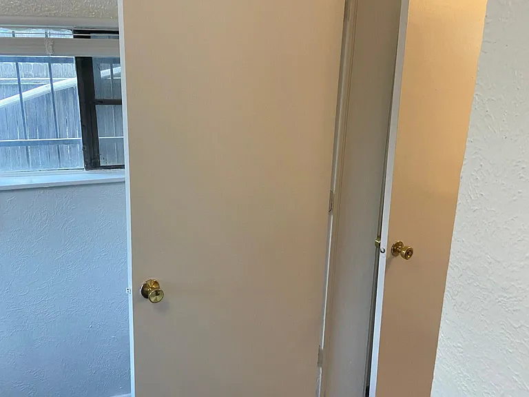 Entrance to back bedroom
