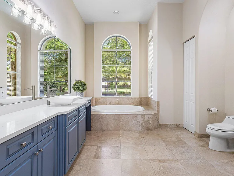 3381 Lago De Talavera — Photo 34