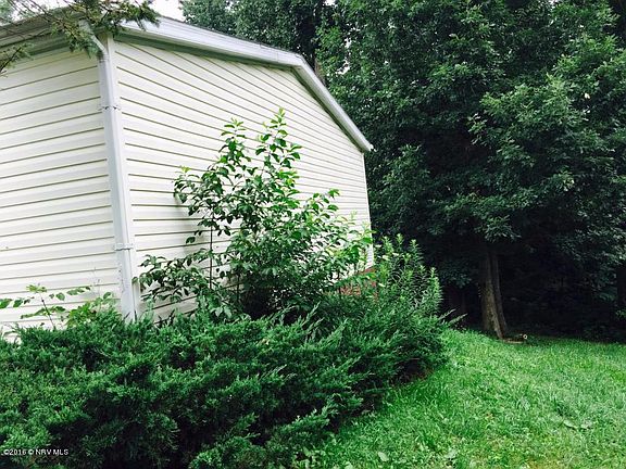 4th image of 5498 Cloyds Wood Dr