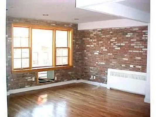 Rented by R New York | media 12