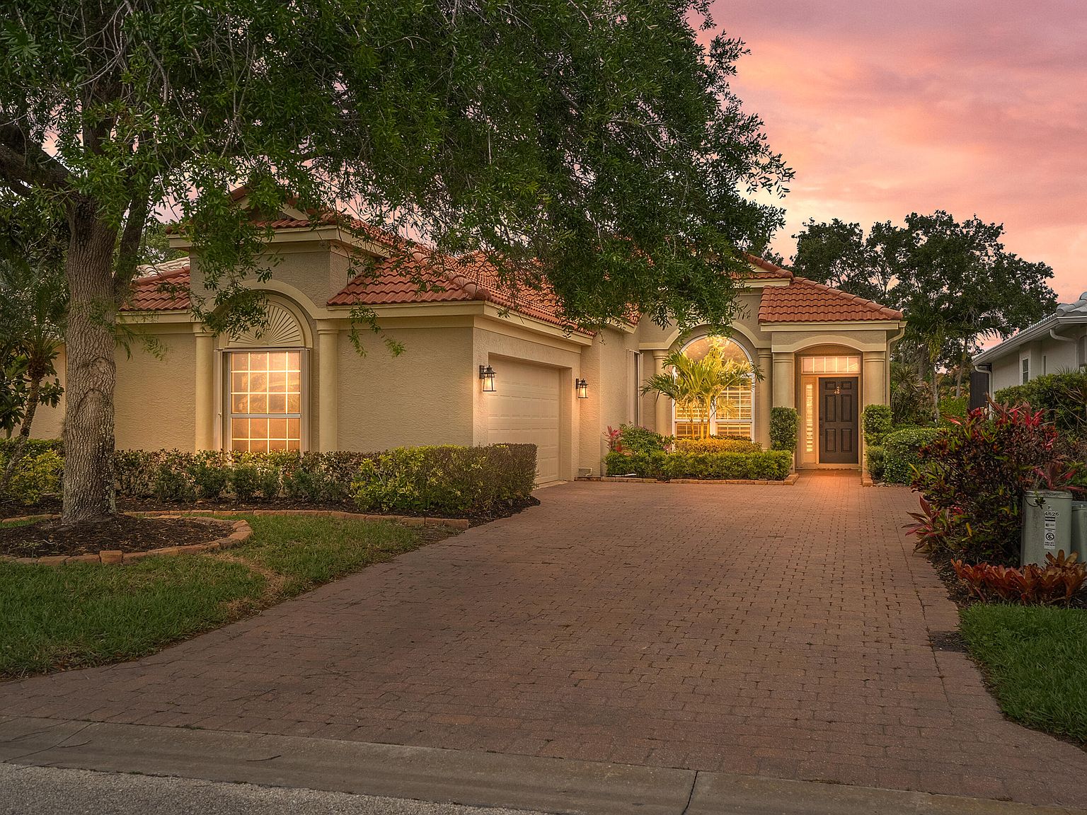 4626 NW Wandering Oak Court