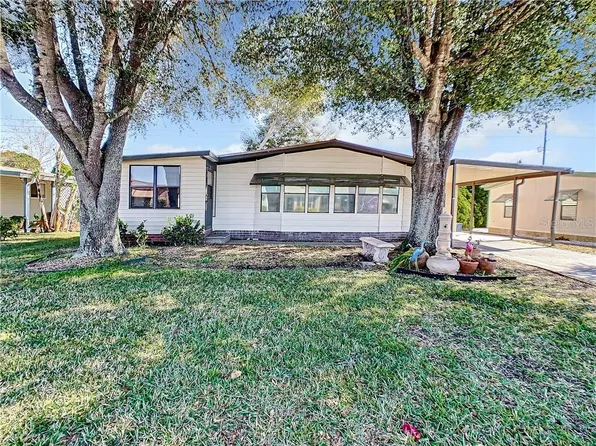 1015 Dustin Dr, Lady Lake, FL 32159